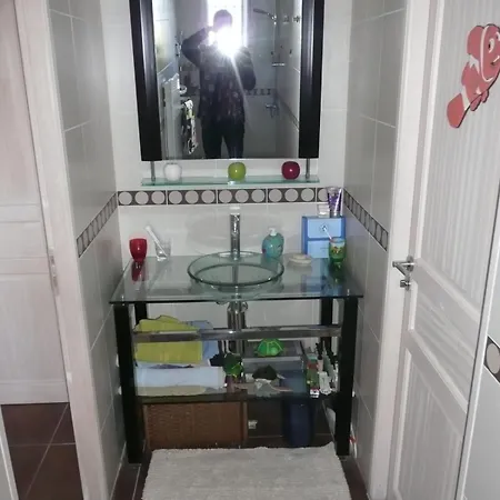 Paisible De Standing Avec Piscine * Ornaisons